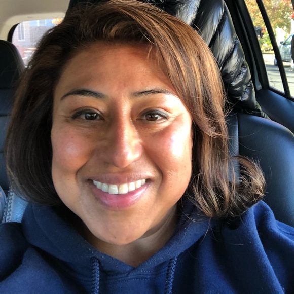 Meet your Posher Emme - Picture 2 of 11